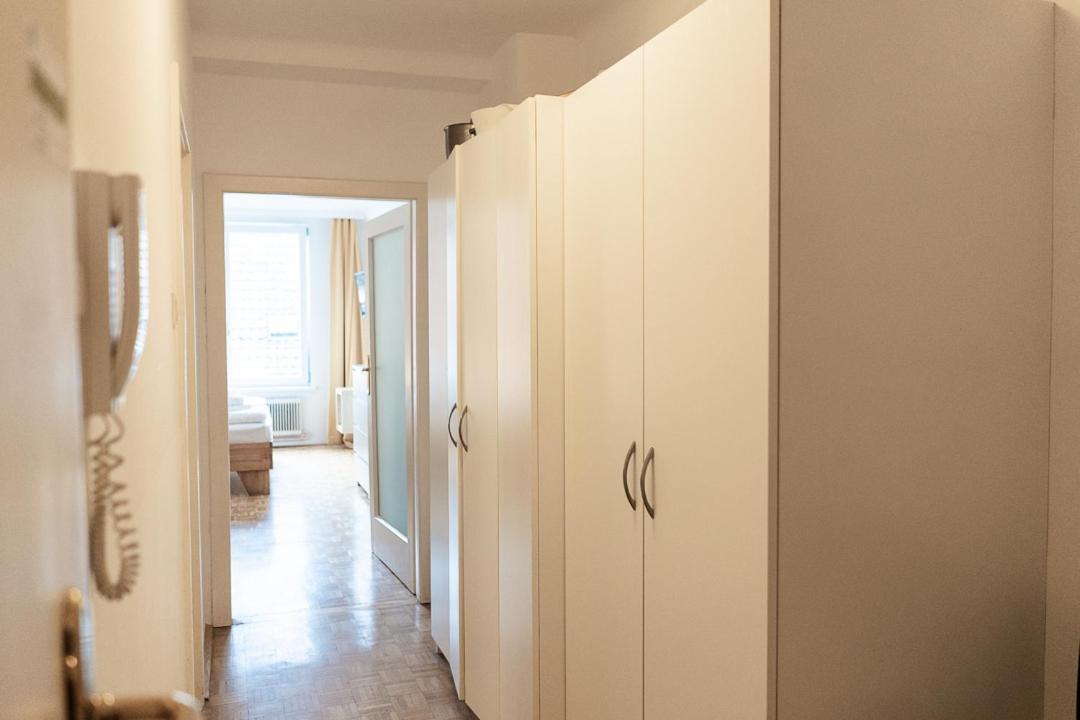 Central Living - Stephansdom Apartments فيينا الغرفة الصورة